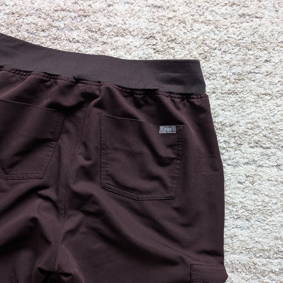 Figs set Zamora high waisted pants Rafaela top espresso medium - Picture 8 of 13